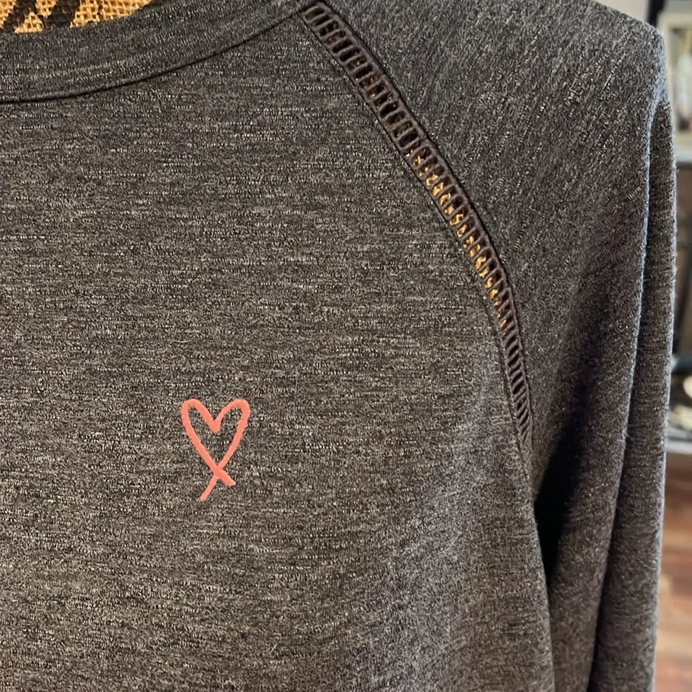 Victoria’s Secret size XL gray sweatshirt with wide open back - Picture 2 of 5